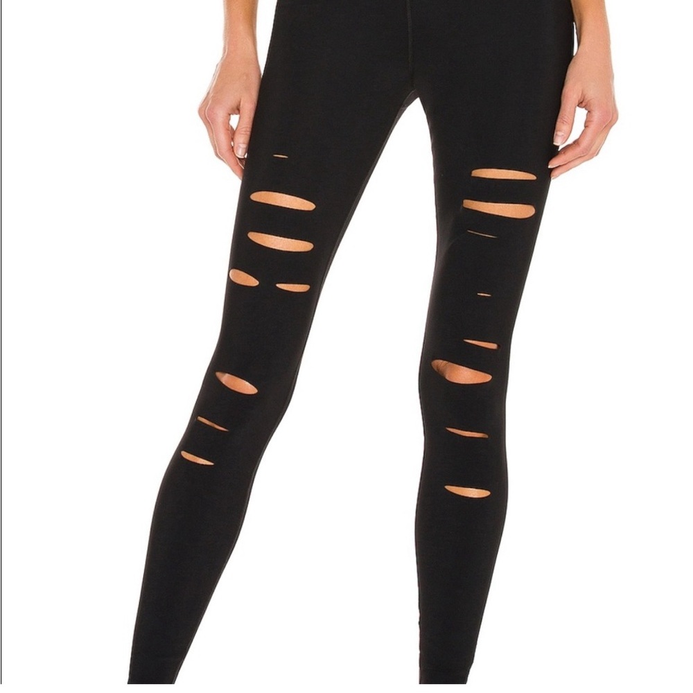 ALO Ripped warrior legging - Black XS. Like new condition!
